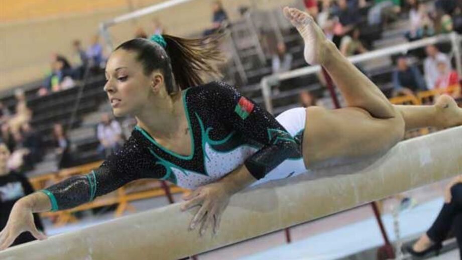 Filipa Martins lidera nas paralelas em Anadia