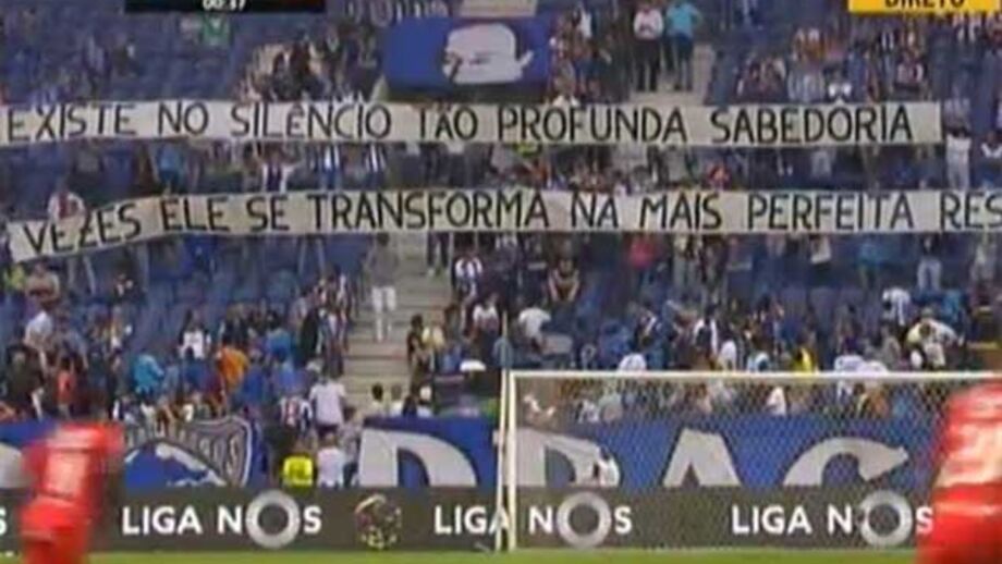 Claques abandonaram bancadas antes do apito final