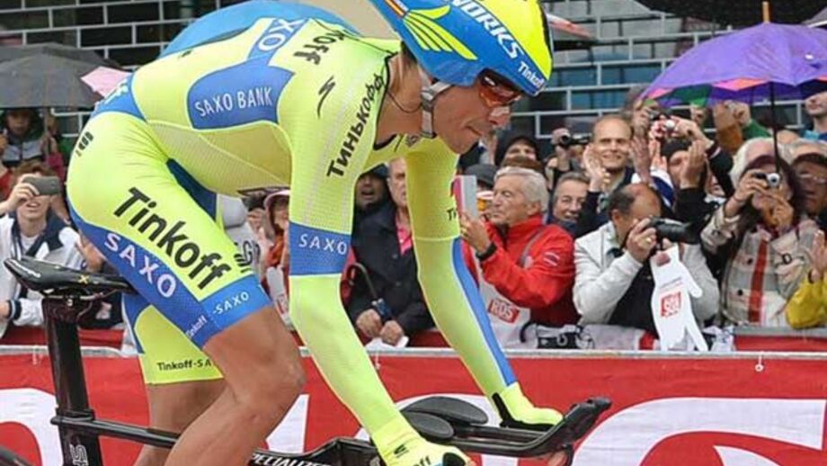 Contador recupera camisola rosa após contrarrelógio