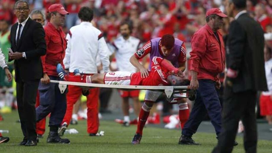 Salvio com rotura de ligamentos do joelho