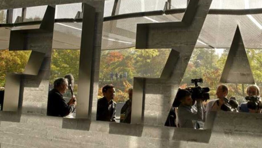 FIFA diz ser "parte lesada" nas acusações feitas a dirigentes