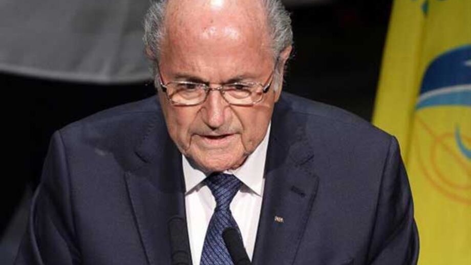 Blatter: «Ainda vão chegar mais más notícias»