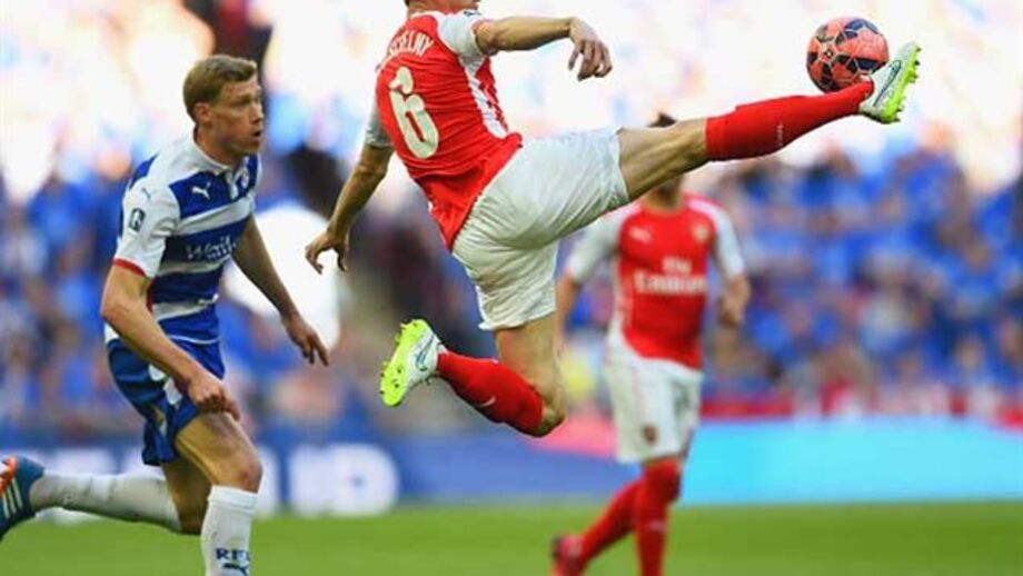 Benítez indica reforço para a defesa... Koscielny