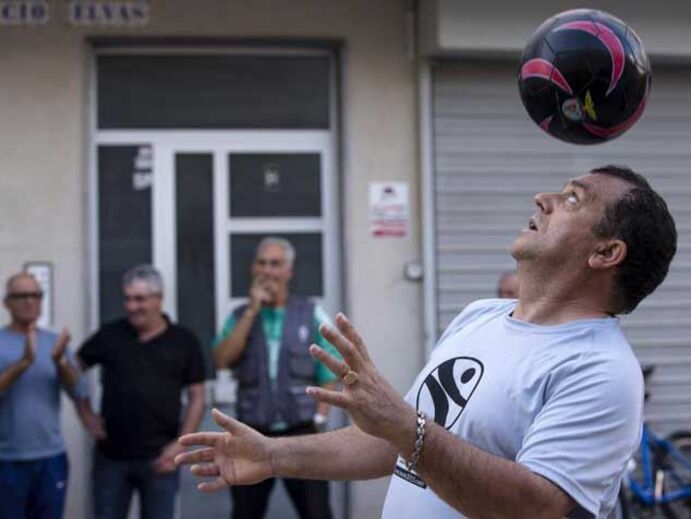 12,1 km sem deixar cair a bola no chão