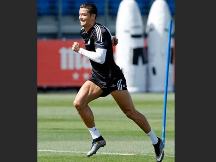 Musculatura nas pernas de Ronaldo dá que falar
