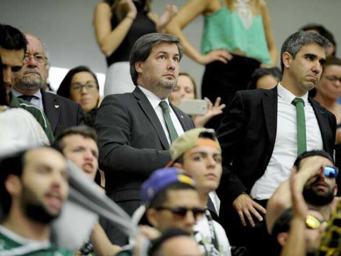 Bruno de Carvalho e Lopetegui entre os ilustres no Dragão Caixa