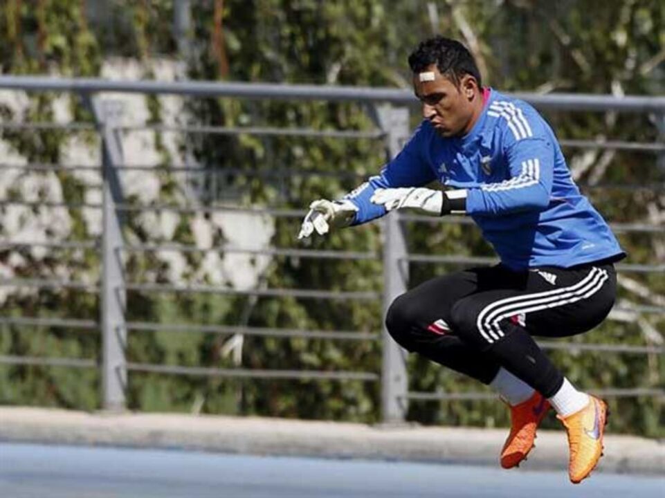Keylor Navas apontado à baliza do Liverpool