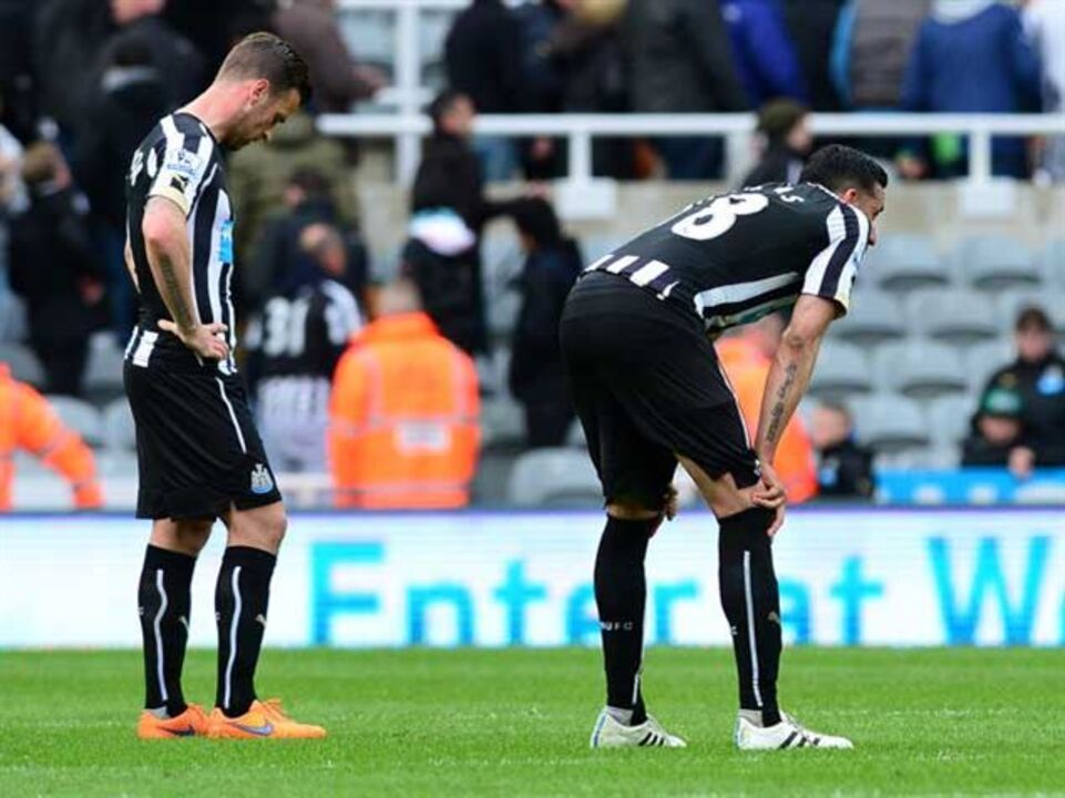 Jonas Gutiérrez foi dispensado através do telemóvel de... Ryan Taylor