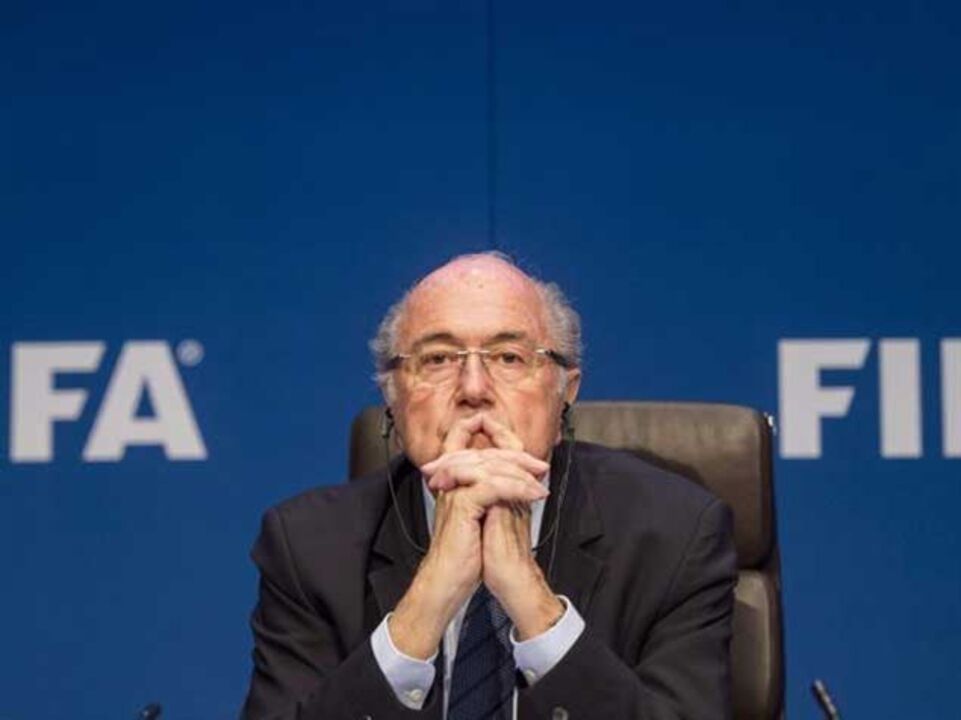Joseph Blatter demite-se da liderança da FIFA