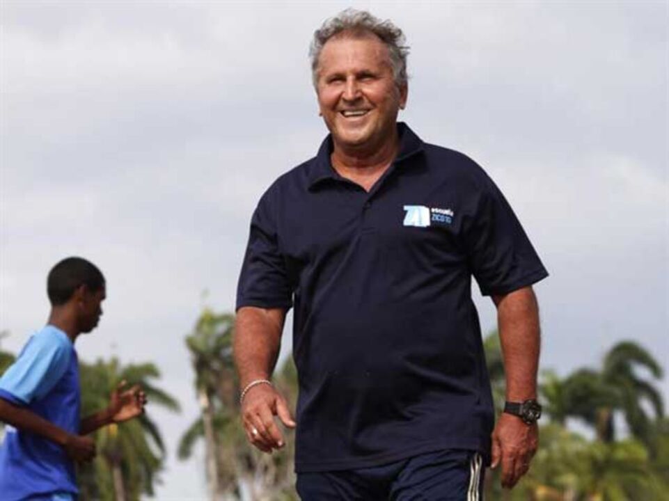 Zico admite concorrer à presidência da FIFA