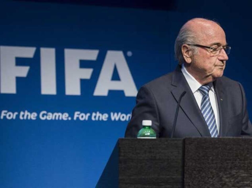 Membro do Comité Executivo diz que Blatter tem "obrigação de se explicar"