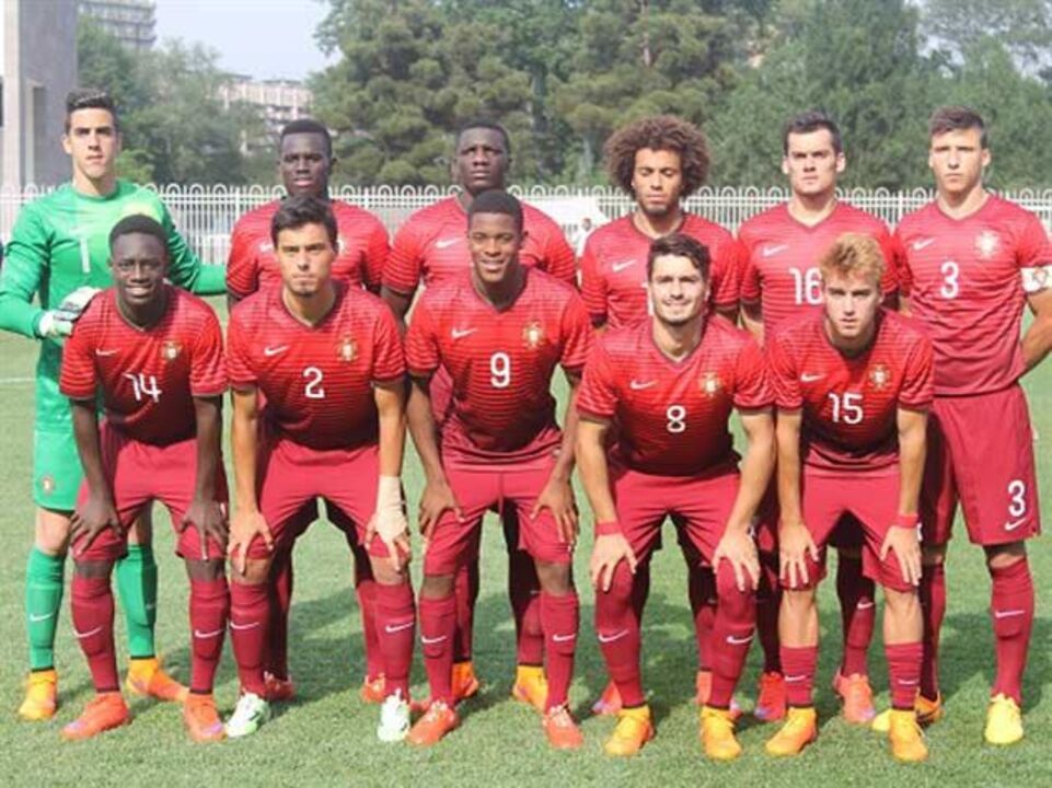 Portugal goleado por Espanha e afastado do Europeu