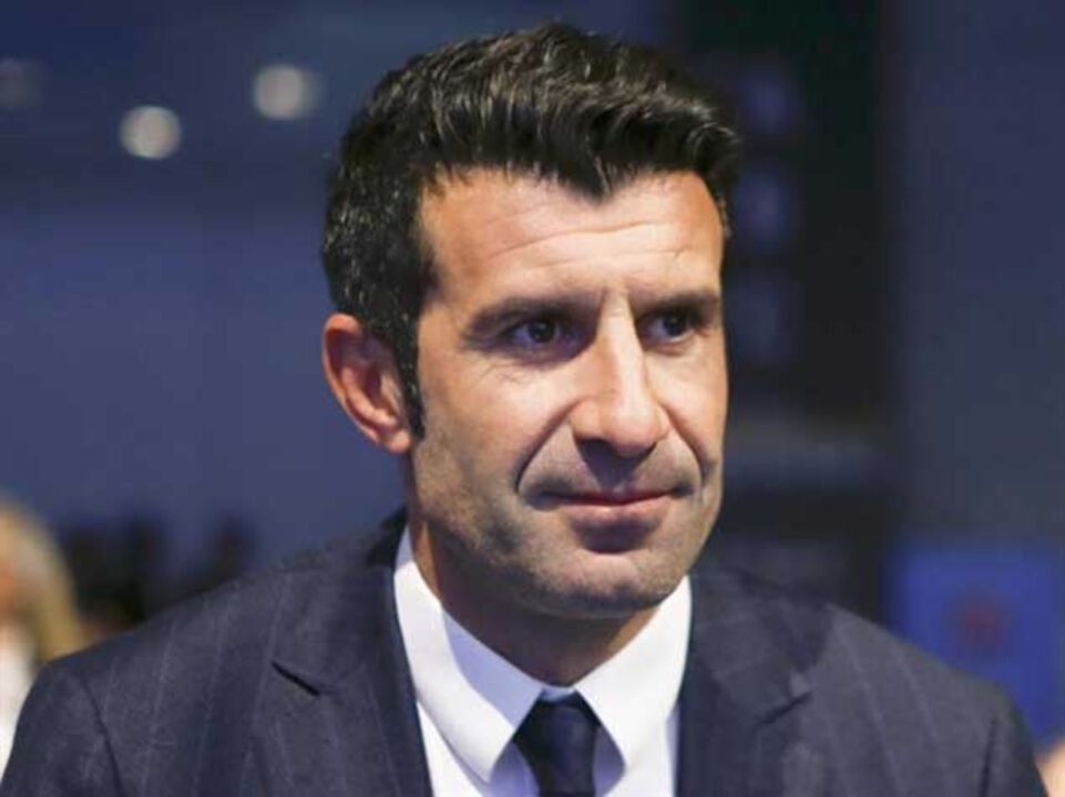 Luís Figo vai jogar em equipa de estrelas do Barcelona