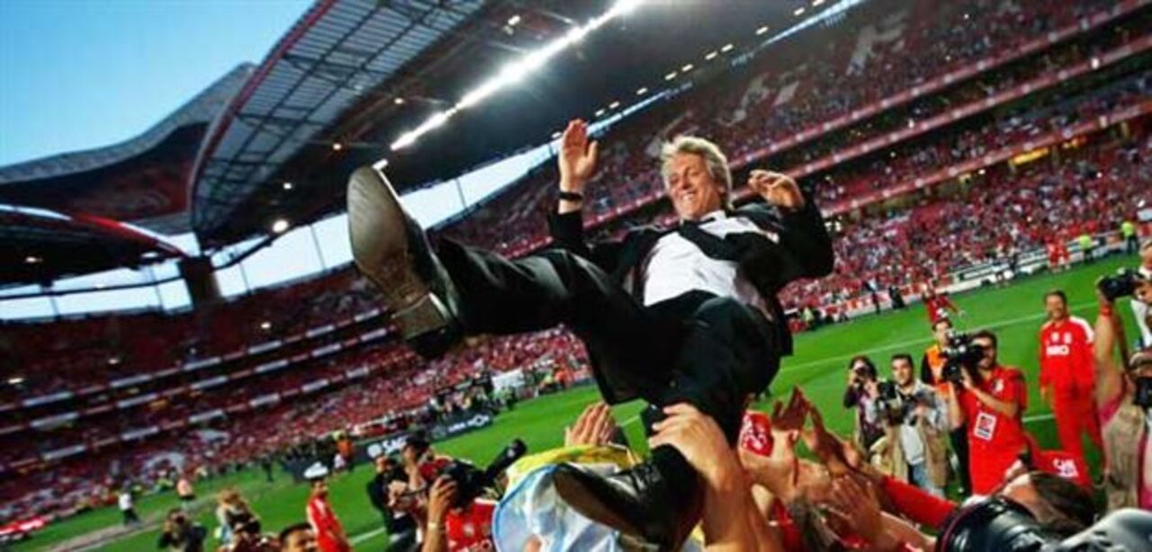 Jesus despede-se no topo dos treinadores