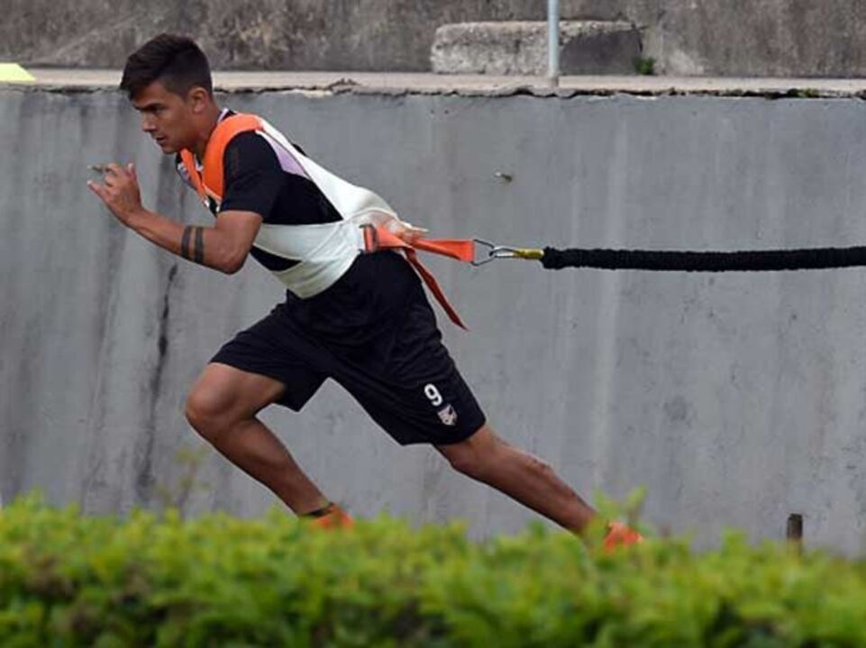 Juventus contrata Dybala ao Palermo