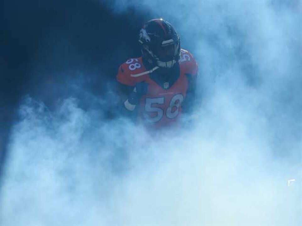 Von Miller multado por... excesso de gases