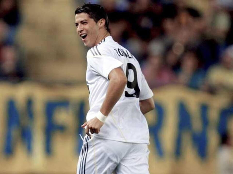 Benítez aposta em CR9