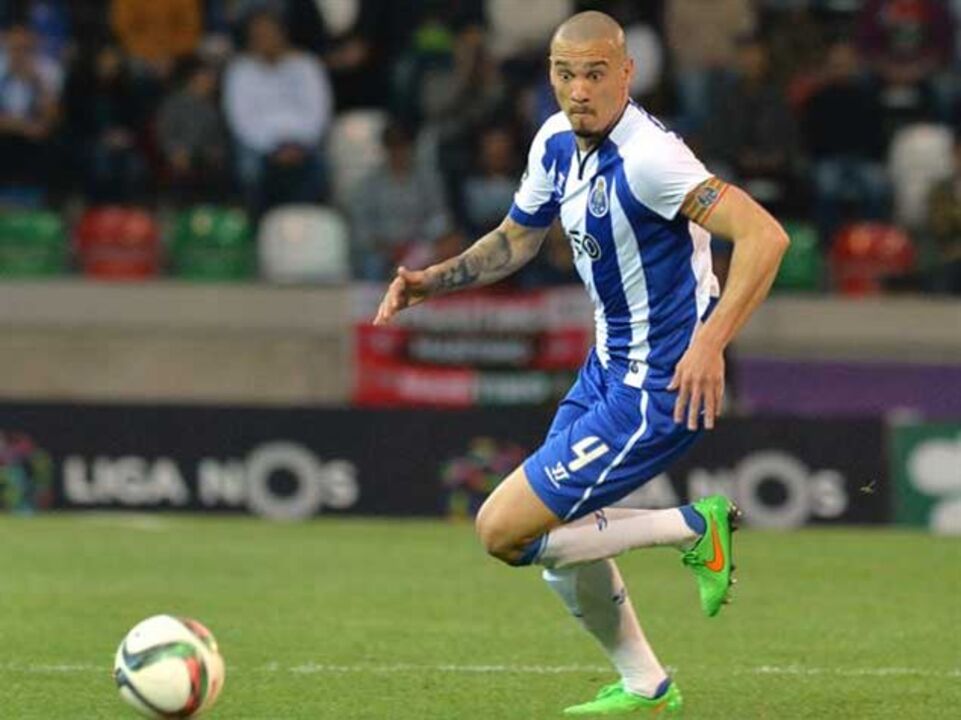Mercado chama por Maicon