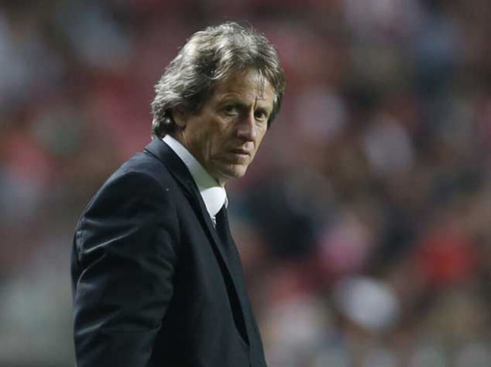 Equipa técnica de Jesus ainda não está fechada 