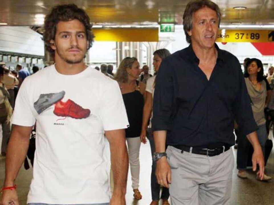 Jorge Jesus já embarcou para os Estados Unidos