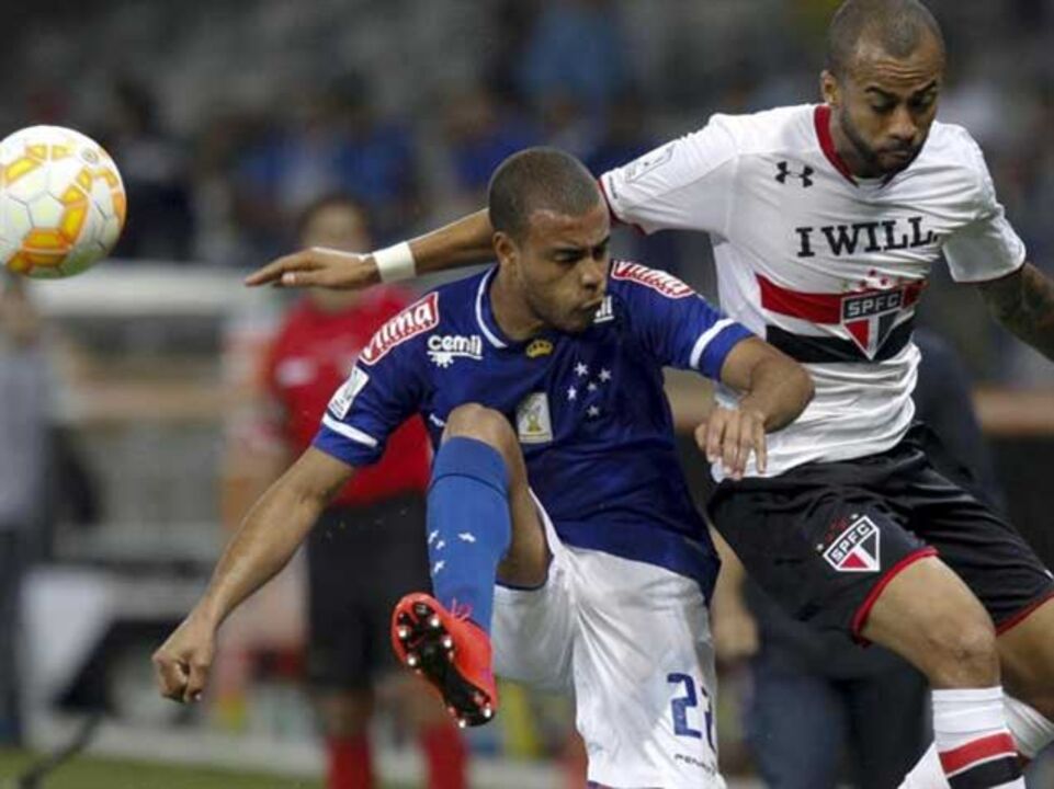 Mayke continua na agenda