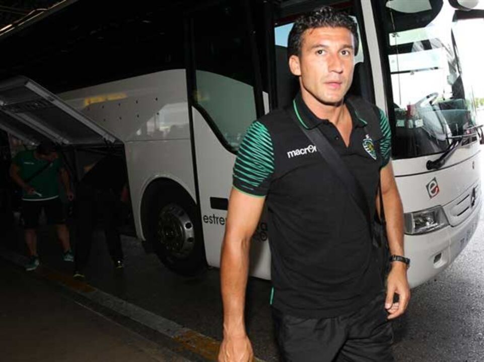 Nélson mantém posto de técnico de guarda-redes