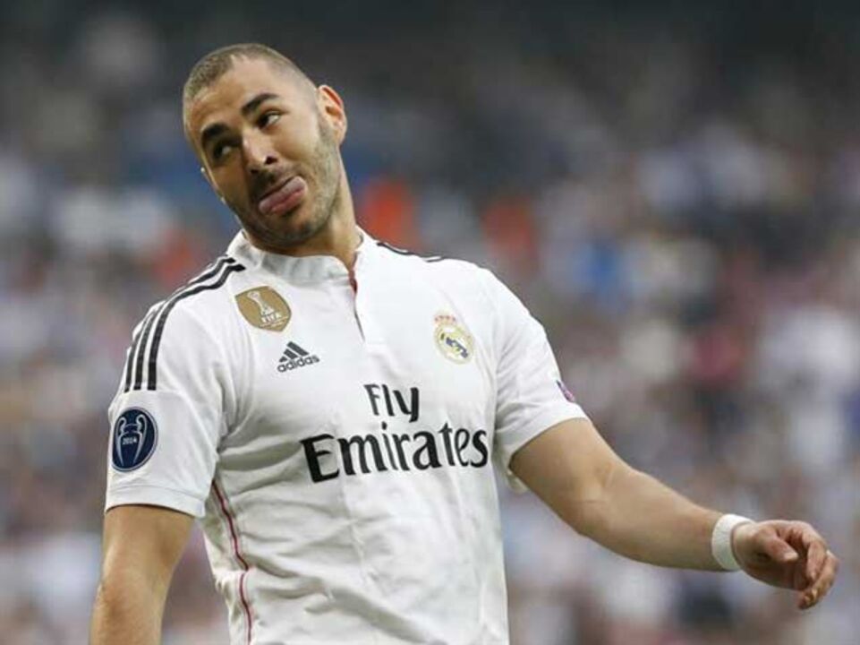 Agente de Benzema nega reunião com Manchester United