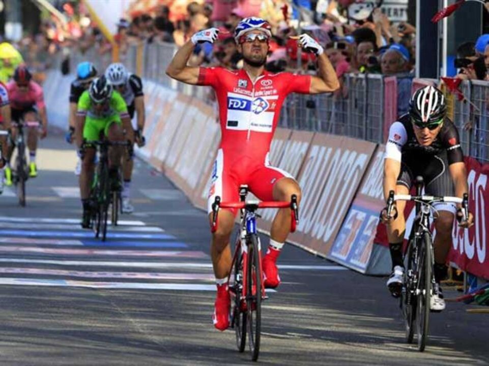 Critério do Dauphiné: Nacer Bouhanni vence segunda etapa