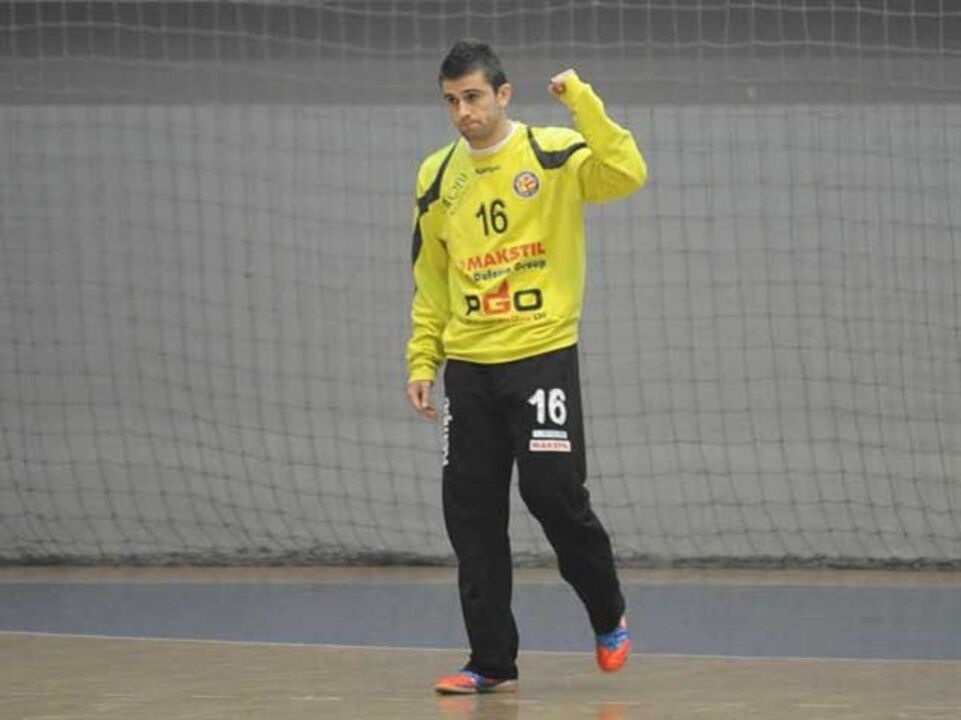 Nikola Mitrevski reforça o Benfica