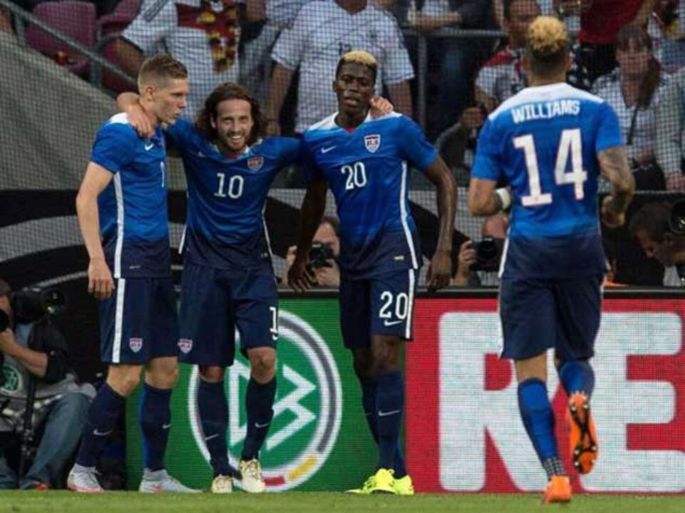 Estados Unidos derrotam Alemanha em Colónia