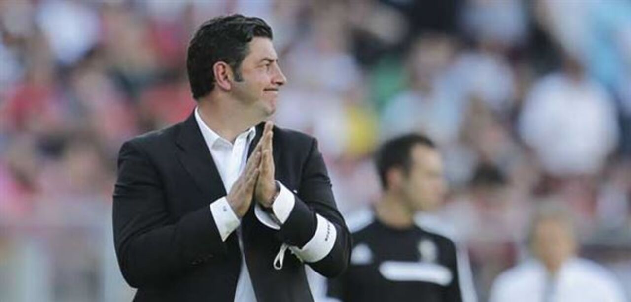 Rui Vitória coloca mãos à obra