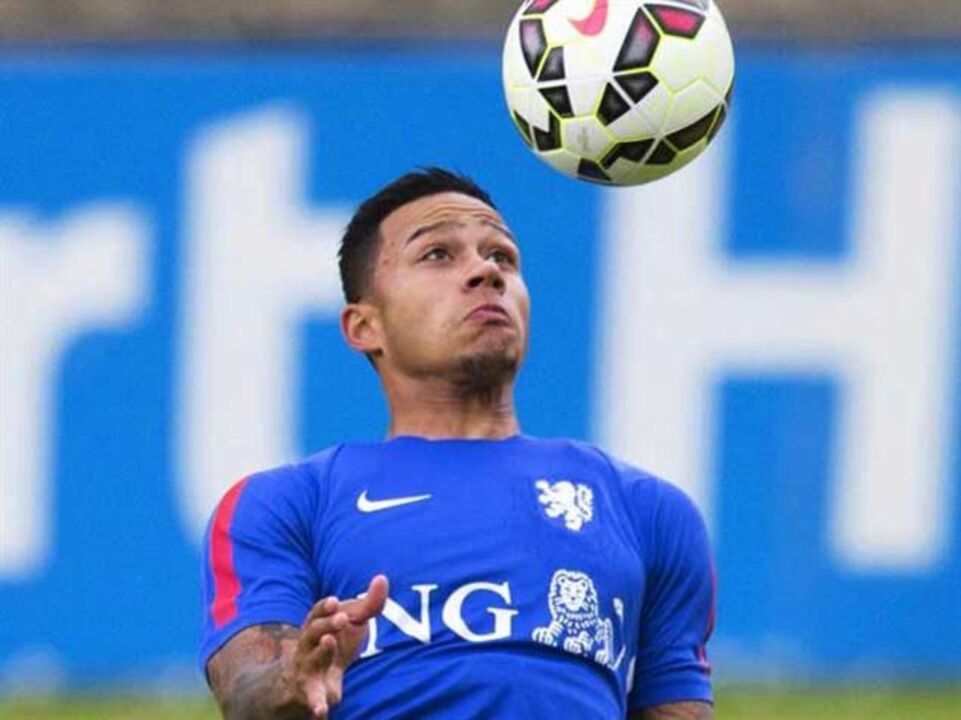 Manchester United confirma contratação de  Memphis Depay