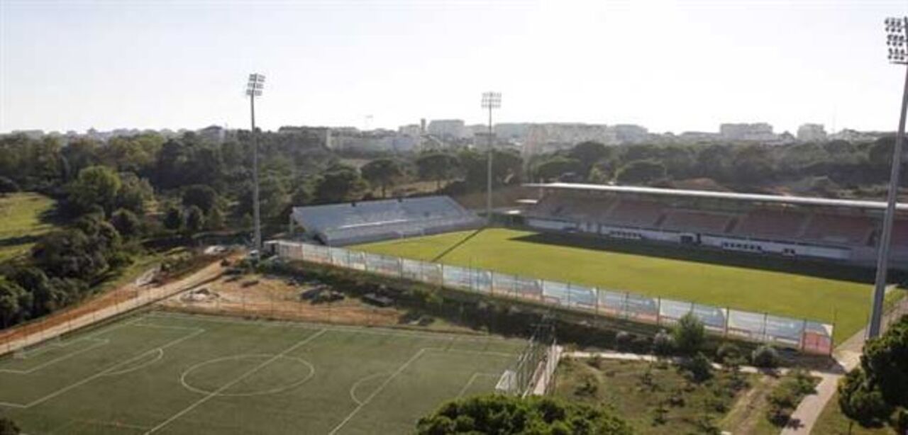 Rui Vitória conhece os cantos à casa