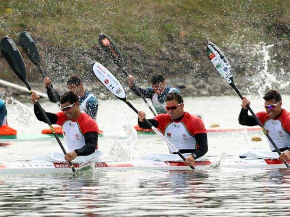 Canoagem: K4 1000m já está na final 