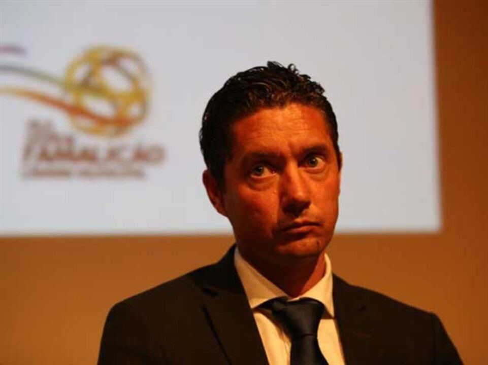 José Gomes: «Árbitro internacional em posição de descida é a maior surpresa»