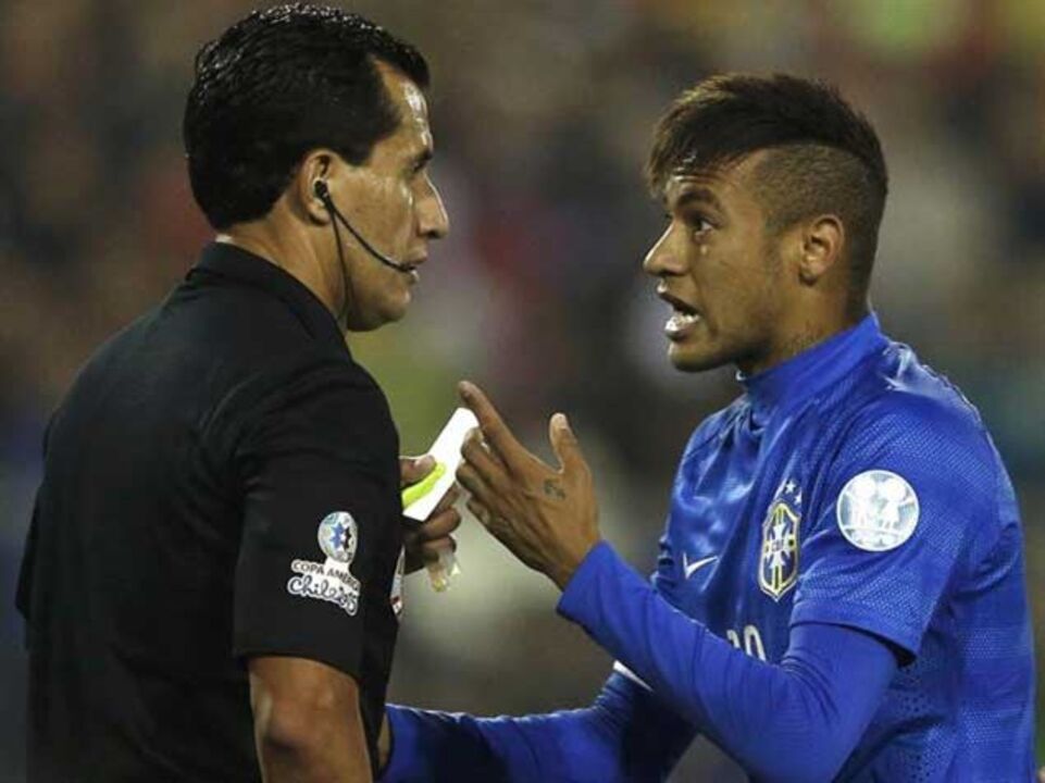 Brasileiros desconfiam de conspiração do... Mundo