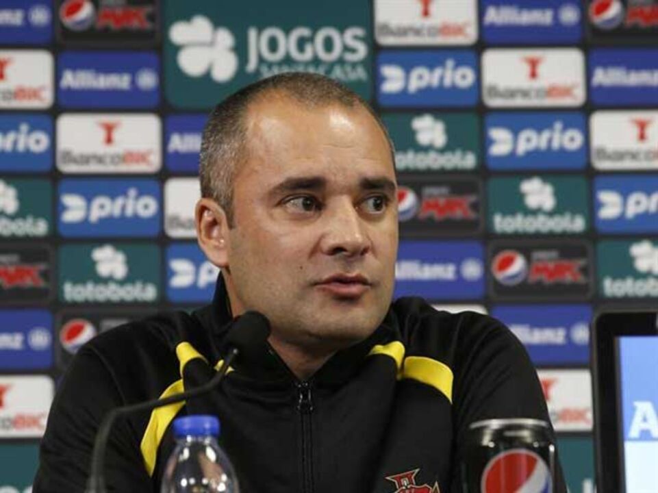 Marco Ferreira utiliza a ironia para abordar despromoção