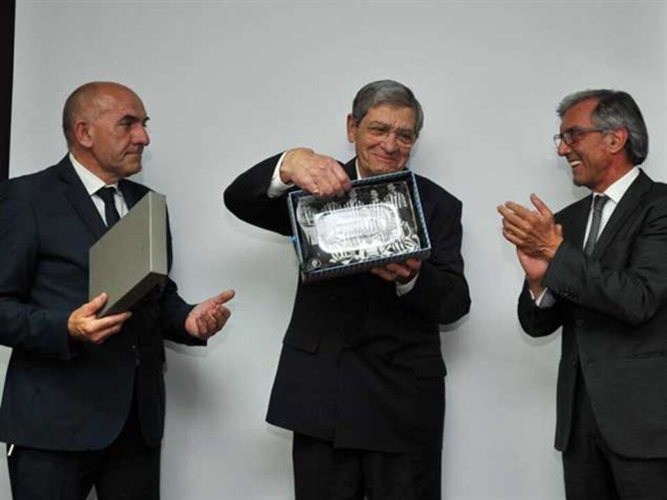 Américo foi homenageado