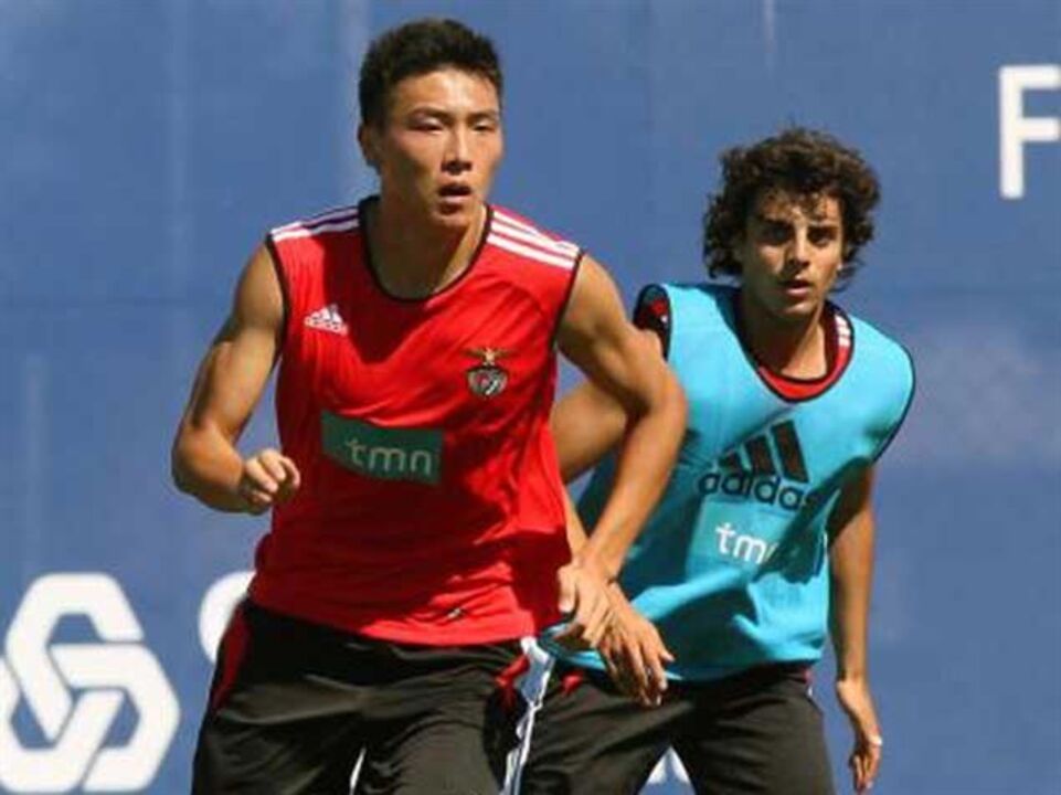 Primeira venda encarnada para o Oriente