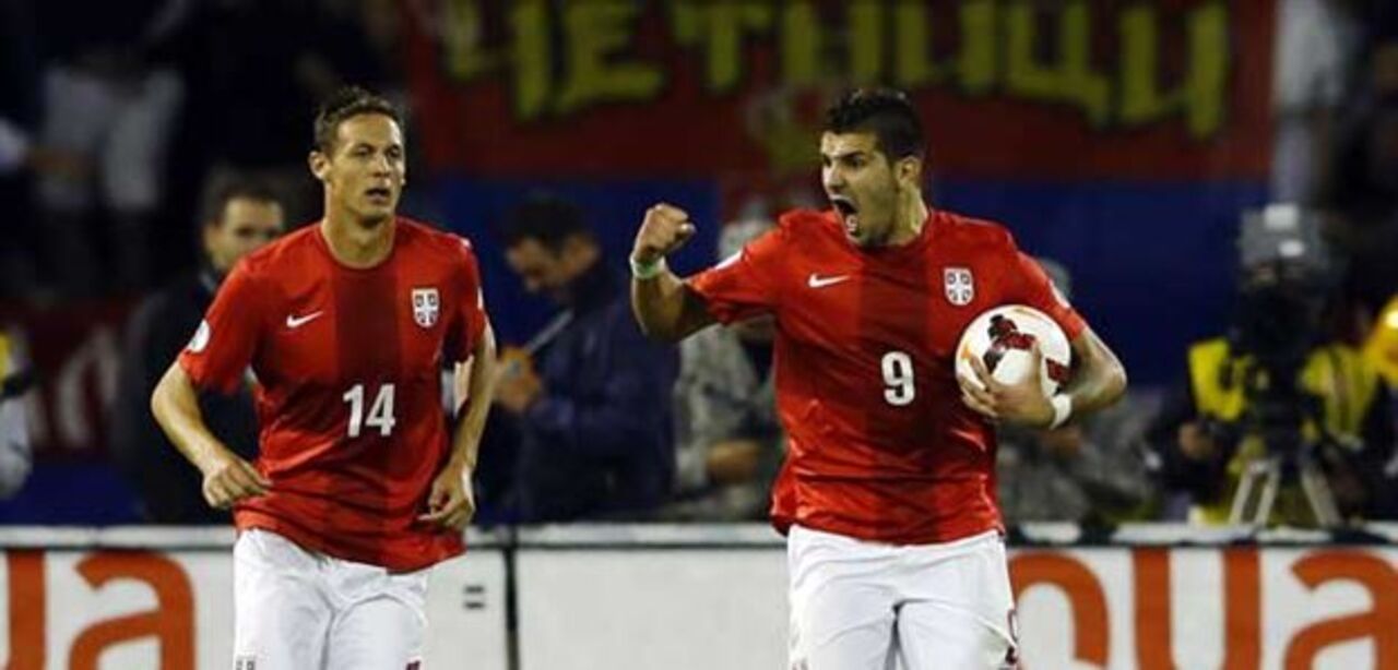 Mitrovic ansioso para assinar pelas águias