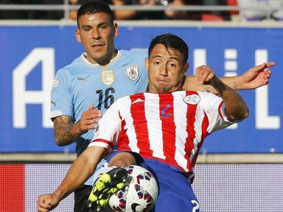 Stoke City pisca o olho a Maxi