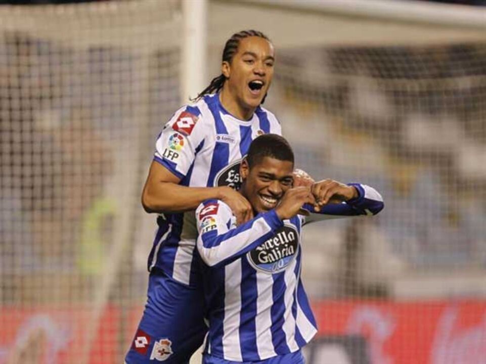 Ivan Cavaleiro na mesma rota de Hélder Costa