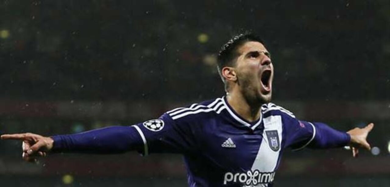 Anderlecht dificulta saída de Mitrovic