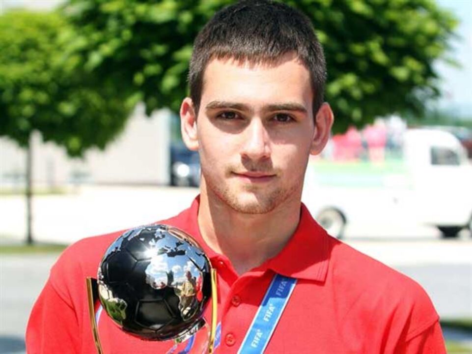 Chelsea tenta desviar Zivkovic