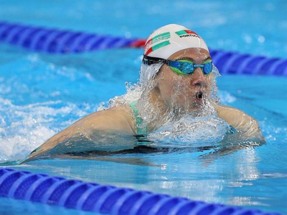 Natação: Raquel Pereira 8.ª na final dos 200 metros bruços