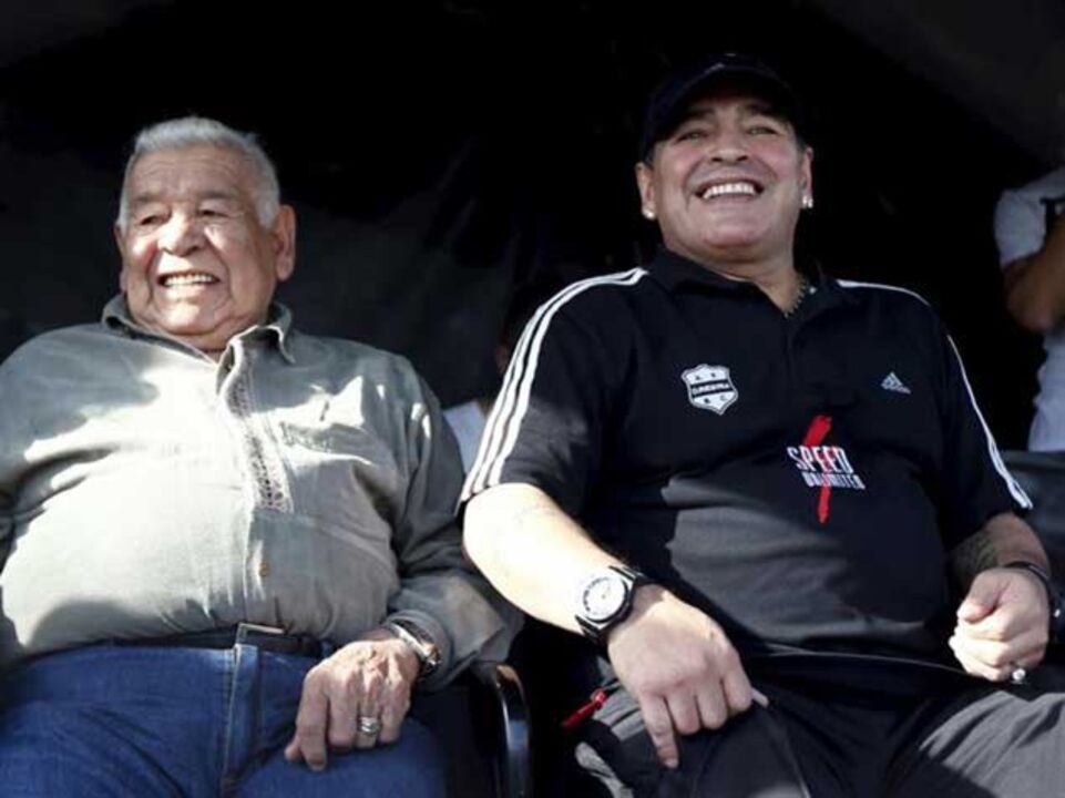 Pai de Diego Maradona morre aos 87 anos