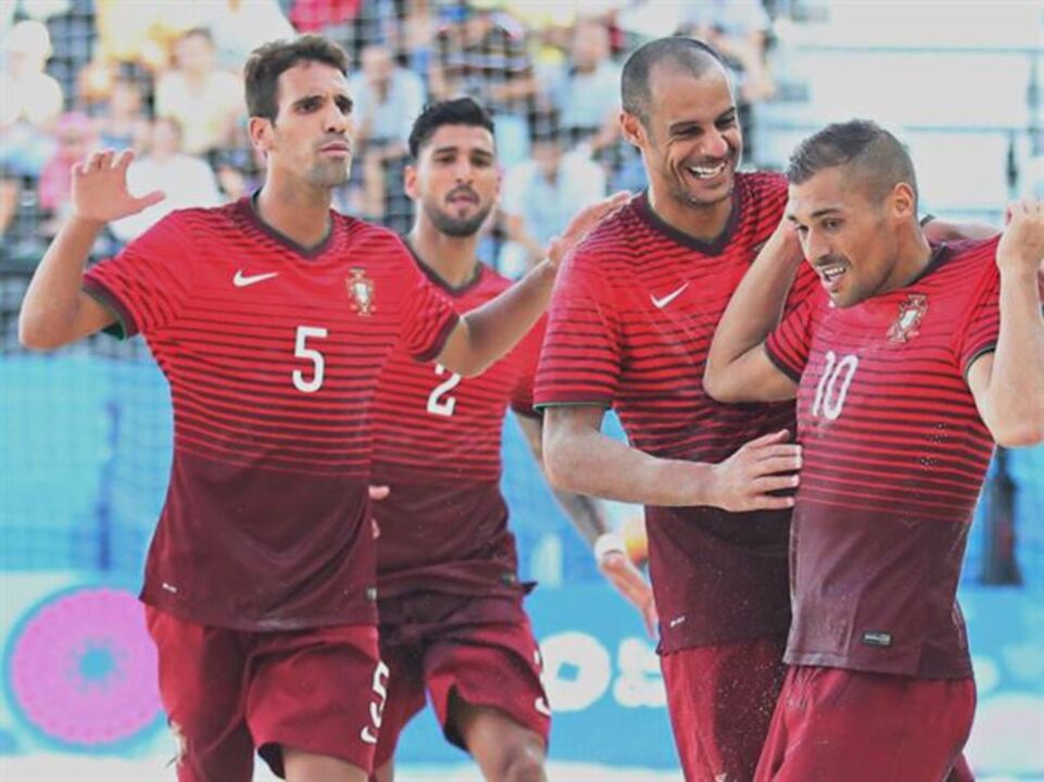 Futebol de praia: Portugal vence Azerbaijão e ganha Grupo A