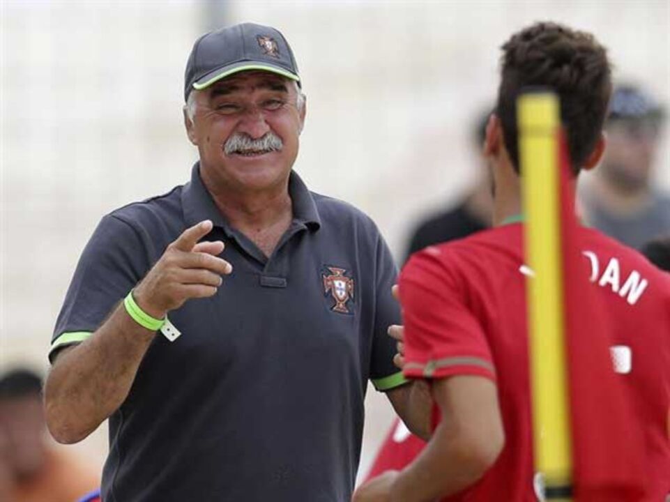 Selecionador de futebol de praia sem favoritos para as 'meias'