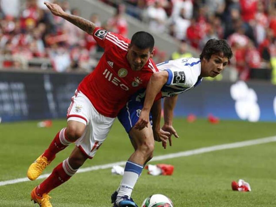 Maxi Pereira distanciado