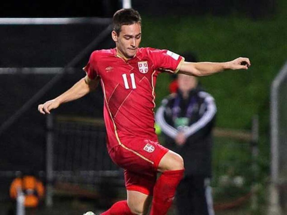 Zivkovic: «Sinto-me lisonjeado com o interesse do Benfica»